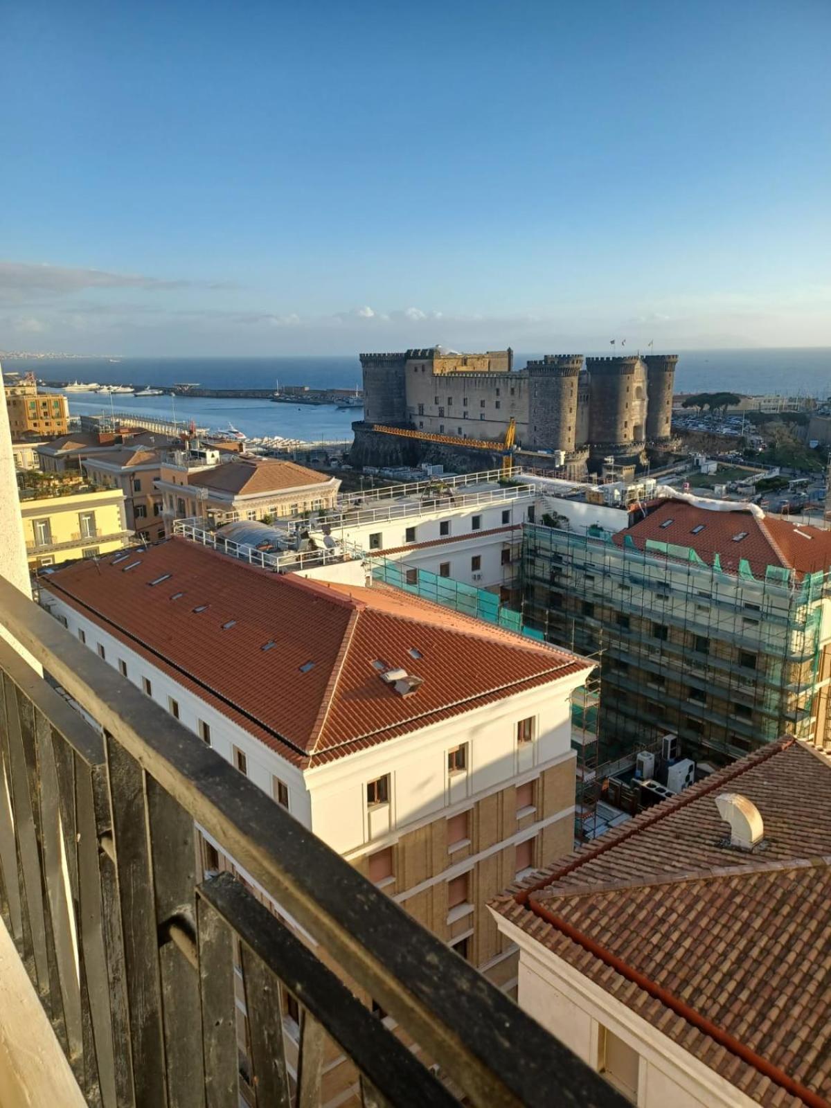 Neapolitan Skyscraper Suites Екстериор снимка