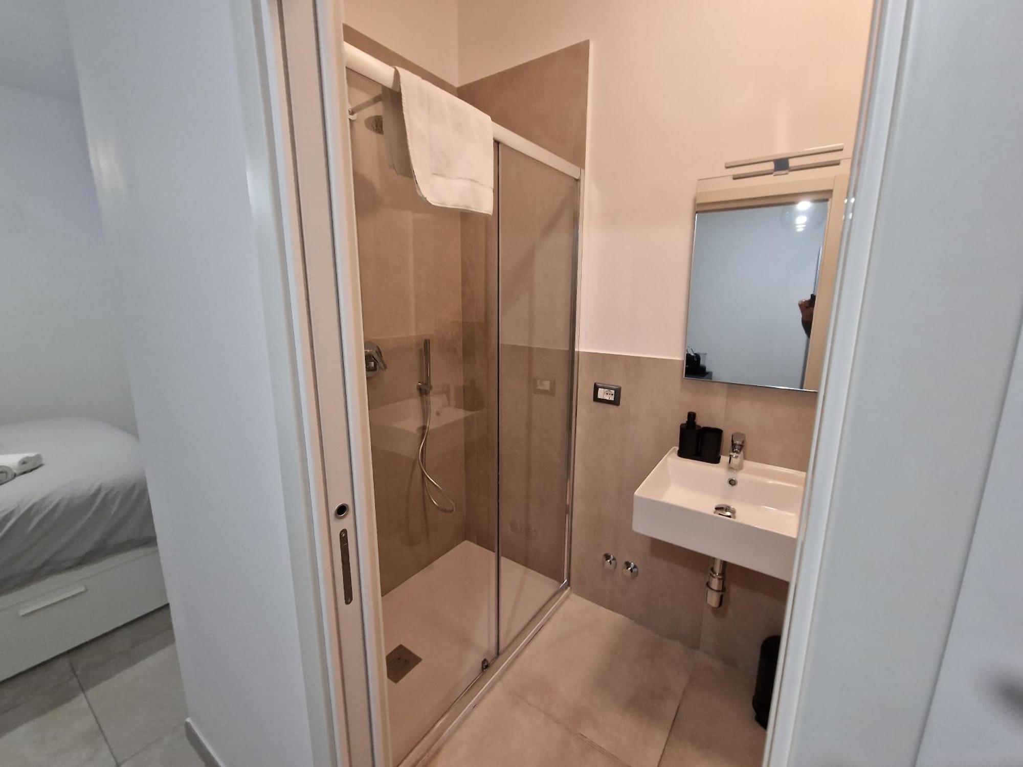 Neapolitan Skyscraper Suites Екстериор снимка