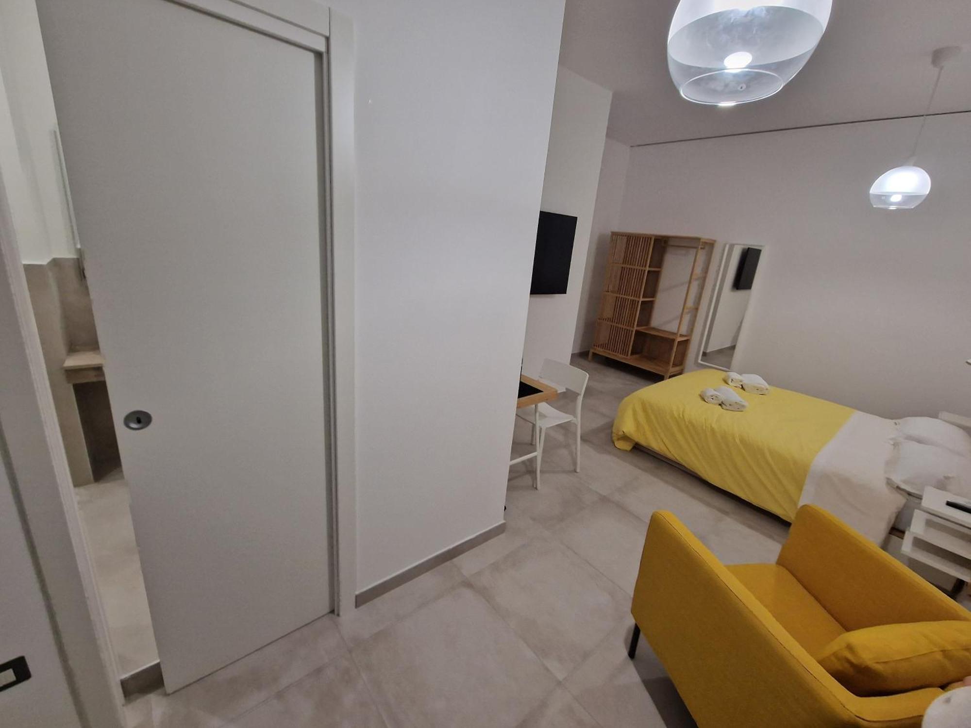 Neapolitan Skyscraper Suites Екстериор снимка