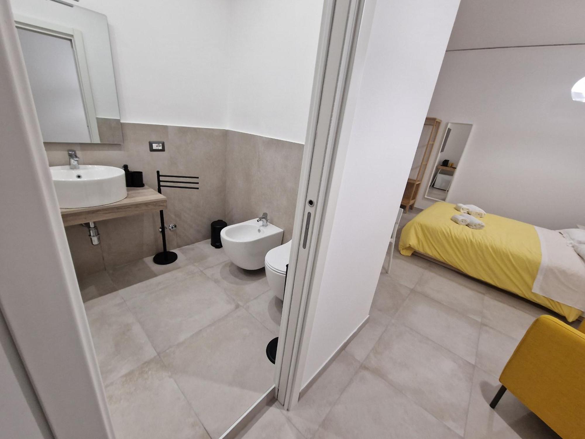 Neapolitan Skyscraper Suites Екстериор снимка