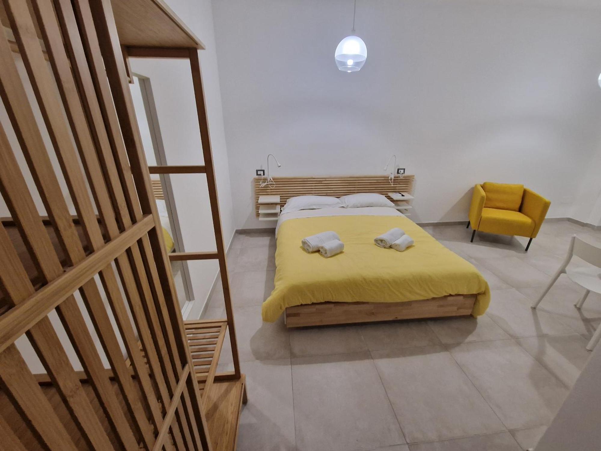 Neapolitan Skyscraper Suites Екстериор снимка