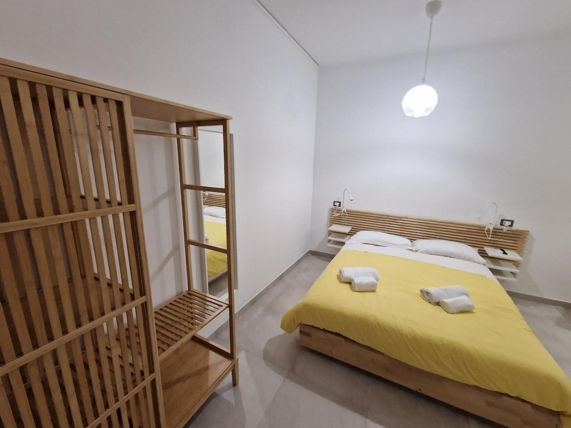 Neapolitan Skyscraper Suites Екстериор снимка
